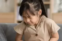 Nhiều trẻ nhập viện vì chảy máu dạ dày, nguyên nhân khiến cha mẹ sửng sốt