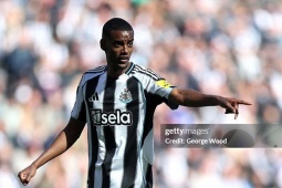 Trực tiếp chuyển nhượng sáng 18/6: Newcastle hét giá " trên trời " Isak, thách thức Liverpool