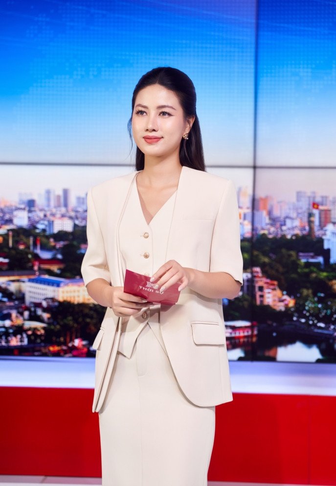 Thu Hòa lọt Top 10 “Gương mặt đẹp nhất” của cuộc thi.