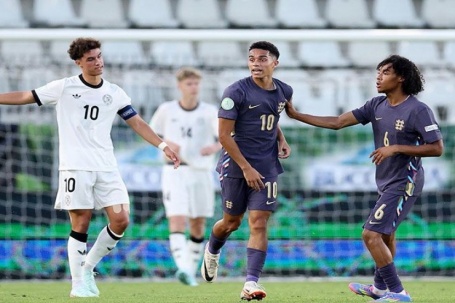 Video bóng đá U19 Đức - U19 Anh: Đại tiệc 10 bàn, dẫn 5-1 vẫn không thắng (U19 châu Âu)