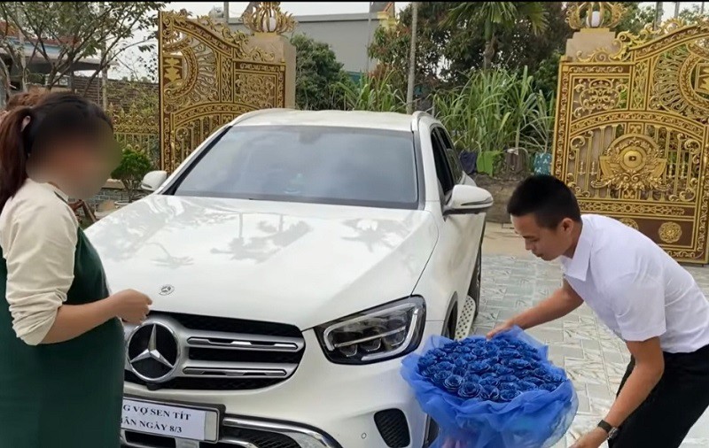 Chỉ trong thời gian ngắn, "Gia đình Hải Sen" đã gây dựng cơ ngơi hàng chục tỷ và sắm sửa hàng loạt xe sang.