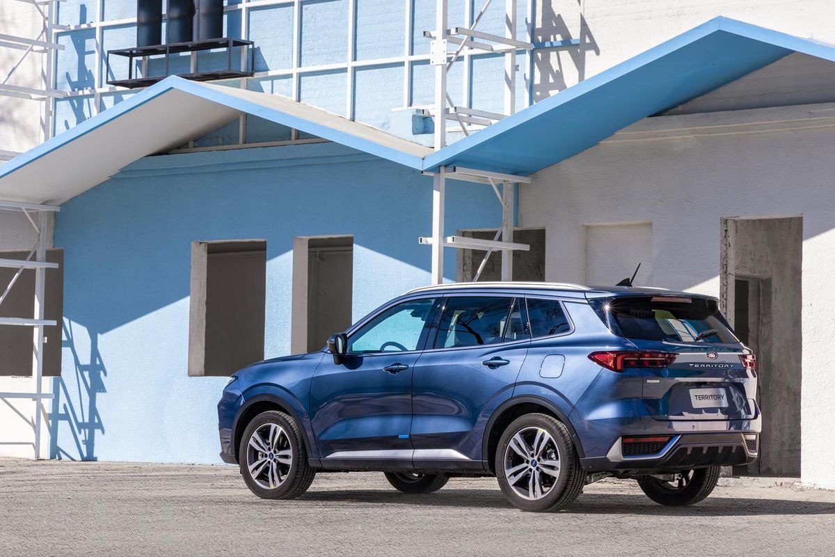 Ford Territory trang bị hệ thống camera và bốn cảm biến đỗ xe.