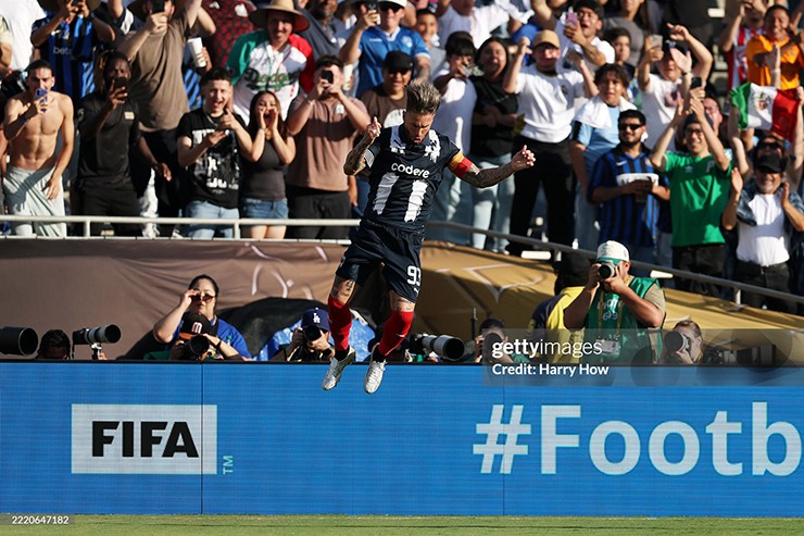 Ramos vẫn tiếp tục nối dài sự nghiệp quần đùi áo số lừng lẫy của anh tại Monterrey