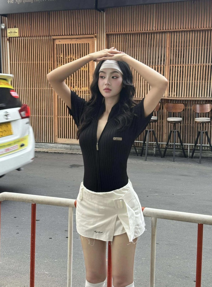 Mỹ nhân VFC quê Thanh Hóa gợi ý kiểu áo thun sexy cuốn hút mùa hè - 10