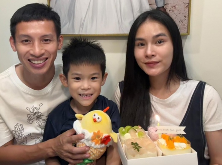 Cuộc sống viên mãn của Hùng Dũng bên vợ con - 1
