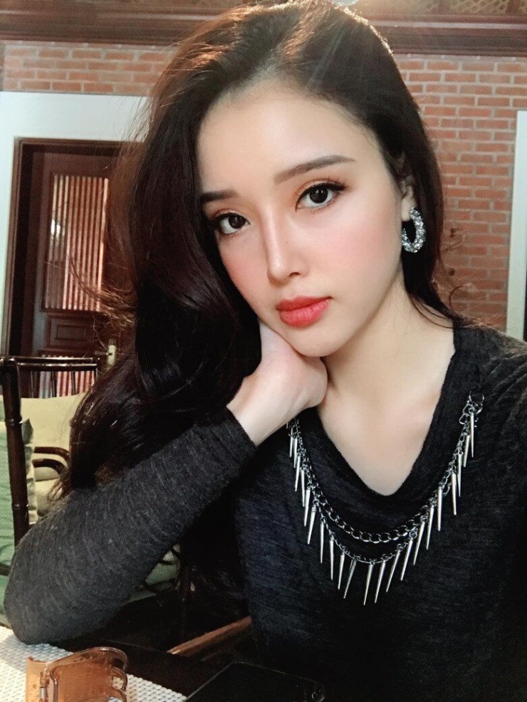 Em gái kín tiếng của Hoa hậu Mai Phương Thuý: Cao 1m78, có màn lột xác ngoạn mục, xinh chẳng kém chị dù đã là mẹ bỉm 2 con - 4