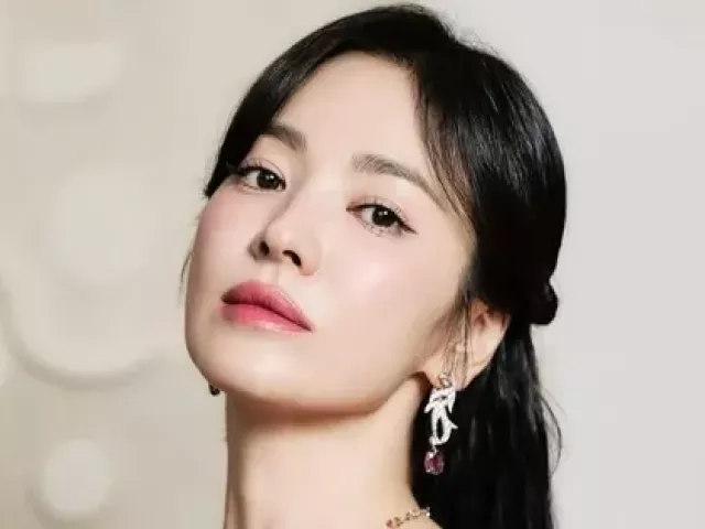 Song Hye Kyo bùng nổ nhan sắc