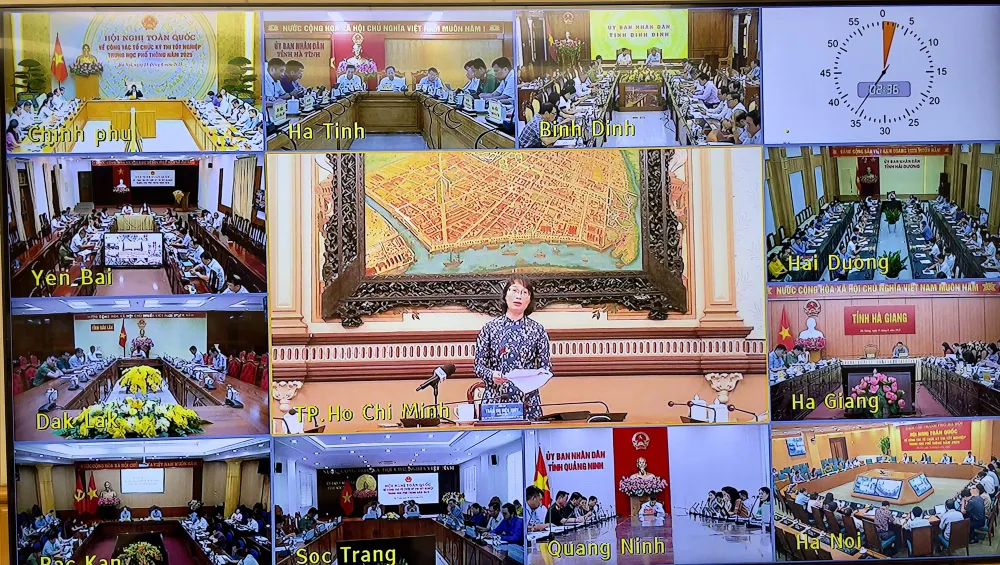 Hội nghị được kết nối trực tuyến với UBND các tỉnh, thành phố. Ảnh: VGP