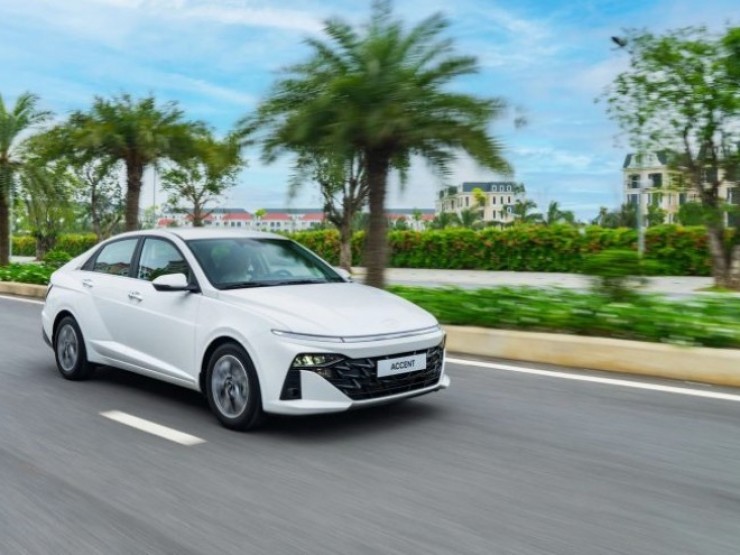 Cuộc chiến “giá lăn bánh“ dưới 500 triệu: Attrage, Vios hay Accent?