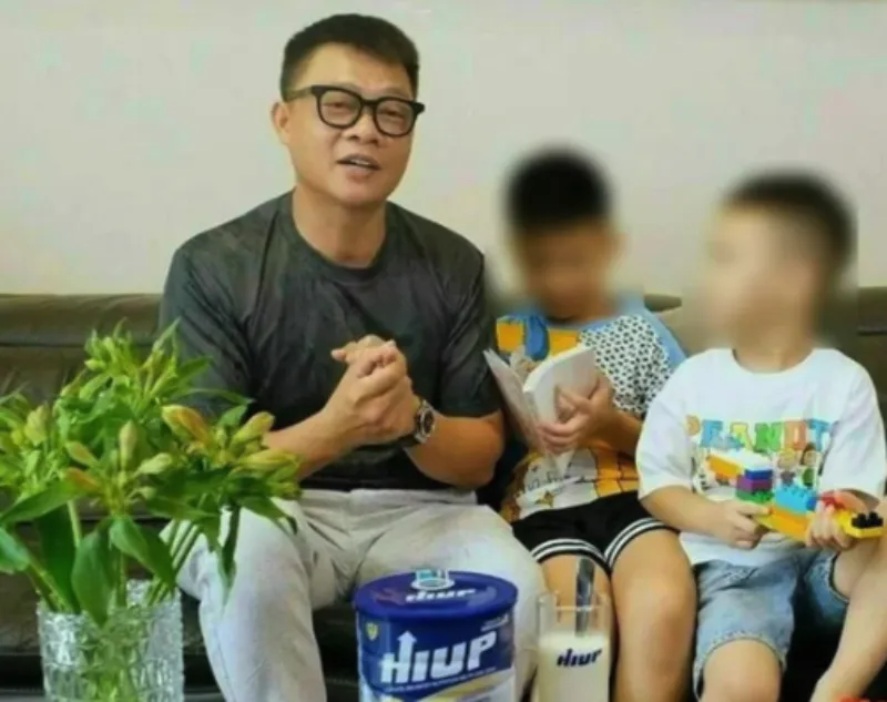 BTV Quang Minh khi quảng cáo sản phẩm sữa.