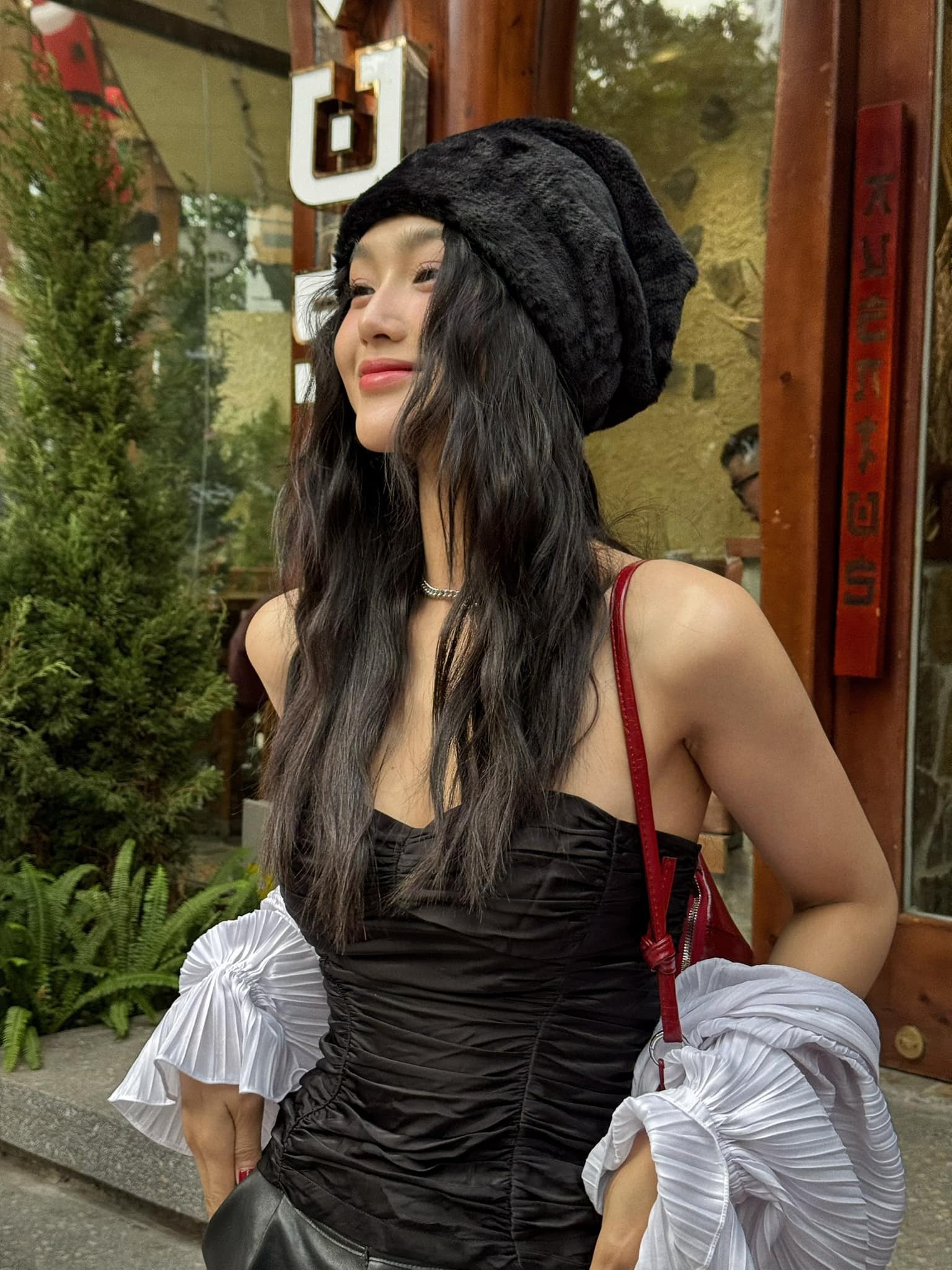 Mỹ nhân VFC quê Thanh Hóa gợi ý kiểu áo thun sexy cuốn hút mùa hè - 7