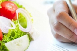 Sai lầm thường gặp đối với các sĩ tử mùa thi khiến sức khỏe giảm sút nghiêm trọng, phụ huynh đặc biệt lưu tâm