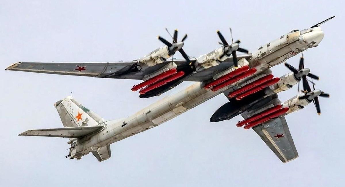 Tu-95MS với các tên lửa hành trình Kh-101. Ảnh: Defense
