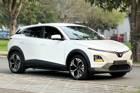 Giá xe VinFast VF 6 tháng 6/2025, bản Plus từ 749 triệu đồng