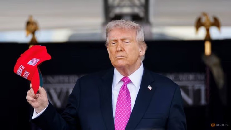 Ông Trump chưa đi đến quyết định cuối cùng về việc Mỹ có tham gia tấn công Iran hay không. Ảnh: Reuters.
