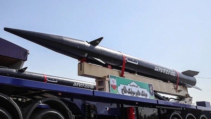 Tên lửa siêu vượt âm Fattah do Iran sản xuất.&nbsp;