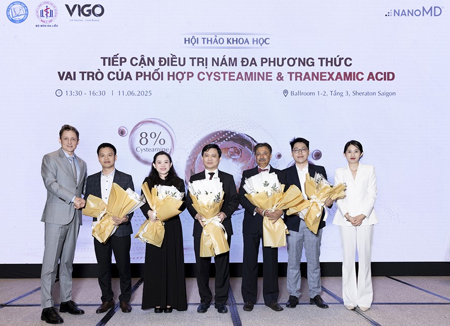 Toàn thể chủ tọa, báo cáo viên và đại diện NanoMD tại sự kiện. Ảnh: NanoMD Vietnam