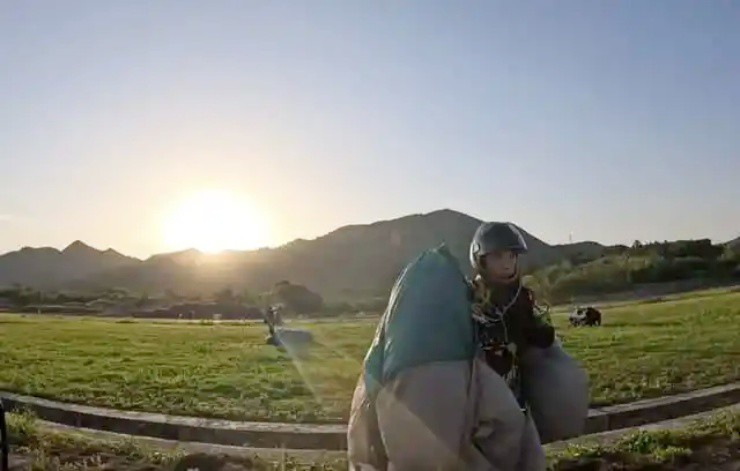 Nghề “người bay”: Làm việc trên trời, kiếm tiền tỷ/năm - 2