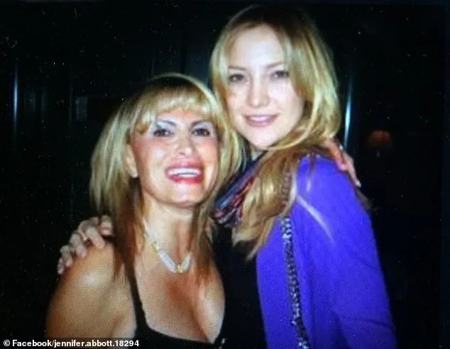 Bà Jennifer Abbott quen biết nhiều ngôi sao Hollywood nổi tiếng. Ảnh: Facebook.
