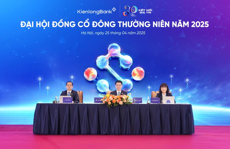 Tại ĐHĐCĐ thường niên 2025, Cổ đông KienlongBank đã thông qua nhiều nội dung quan trọng