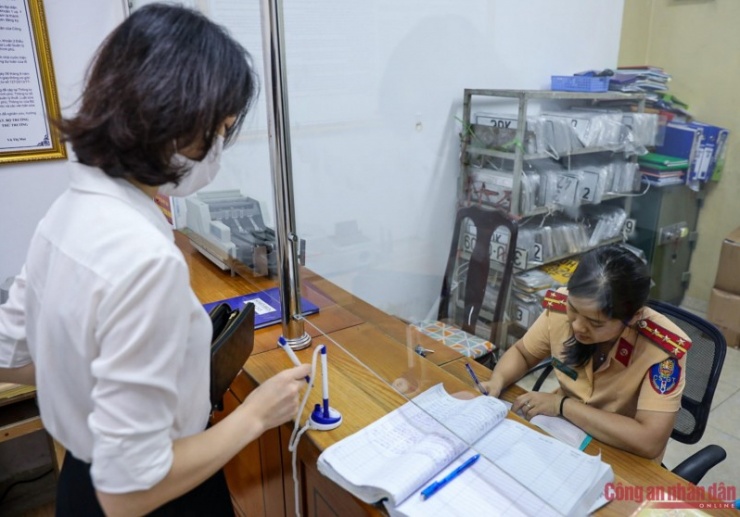 Thu về 6.400 tỷ từ đấu giá biển số xe - 2