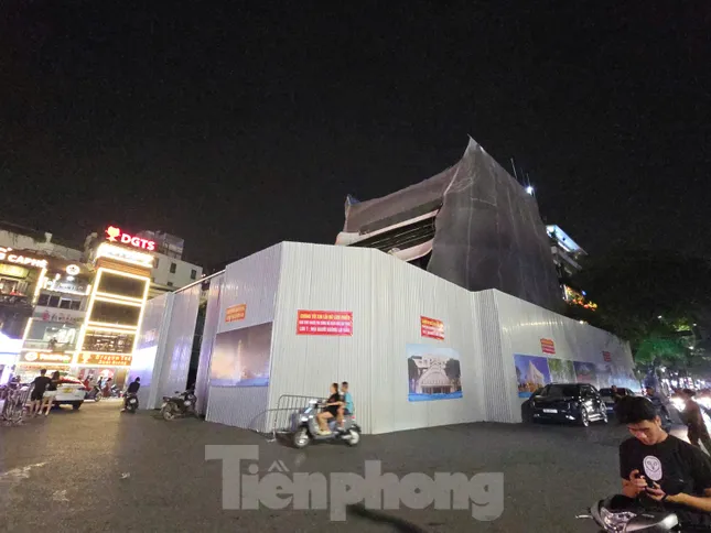 Hà Nội bắt đầu phá dỡ tòa nhà Hàm cá mập - 9