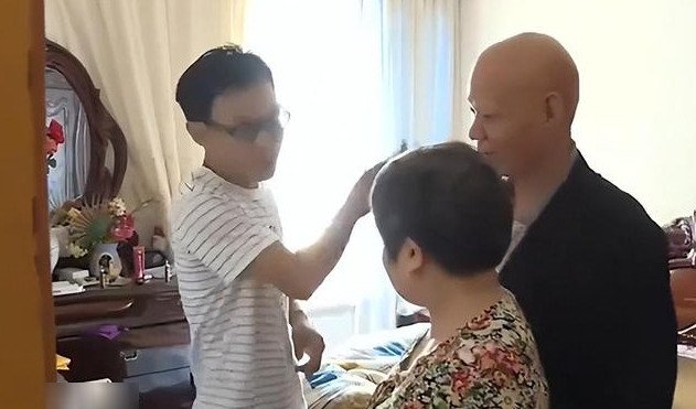 Bố mẹ đau lòng vì cách nuôi dạy con sai. Ảnh: 163