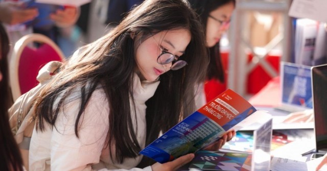 Tuyển sinh đại học 2025: 3 điều quan trọng khi chọn nghề giữa thị trường lao động biến động