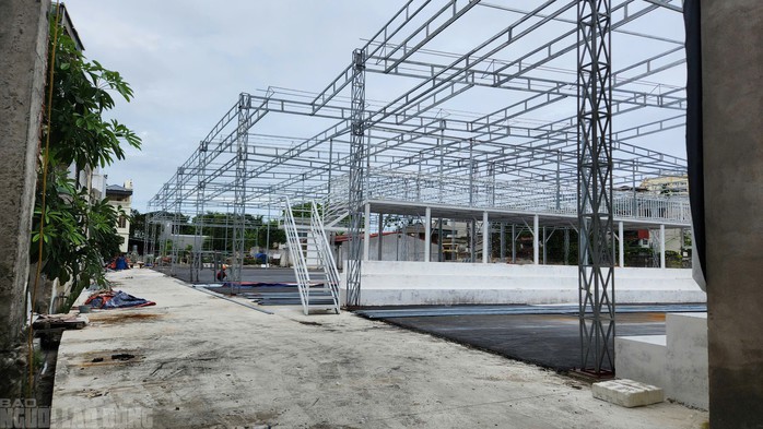 Bên trong khu đất ở số 149 hiện đang được cải tạo thành sân thể thao. Ảnh: Tuấn Minh