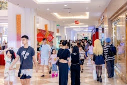 Hiện tượng mua sắm Vincom Red Sale “khuấy đảo” thị trường bán lẻ mùa hè 2025