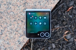 Galaxy Z Flip 7 lộ diện rõ nét trong loạt ảnh mới