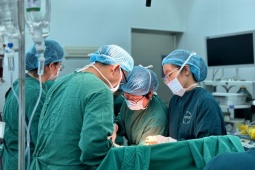 Tự phá thai 26 tuần bằng thuốc, sản phụ nguy kịch, phải cắt tử cung