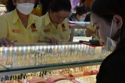 Giá vàng hôm nay, 20-6: Tiếp tục sụt giảm