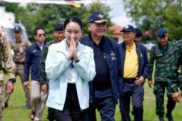 Thủ tướng Thái Lan đến căn cứ sát Campuchia, gặp tư lệnh quân khu "được nhắc tên"