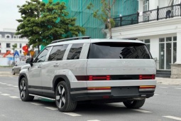 Hyundai Santa Fe sao vẫn hút khách dù có thiết kế  mông phẳng lì ?