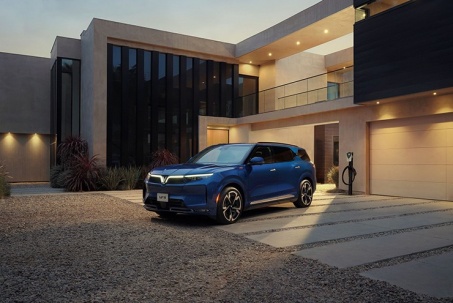 Giá xe VinFast VF 9 niêm yết và lăn bánh tháng 6/2025