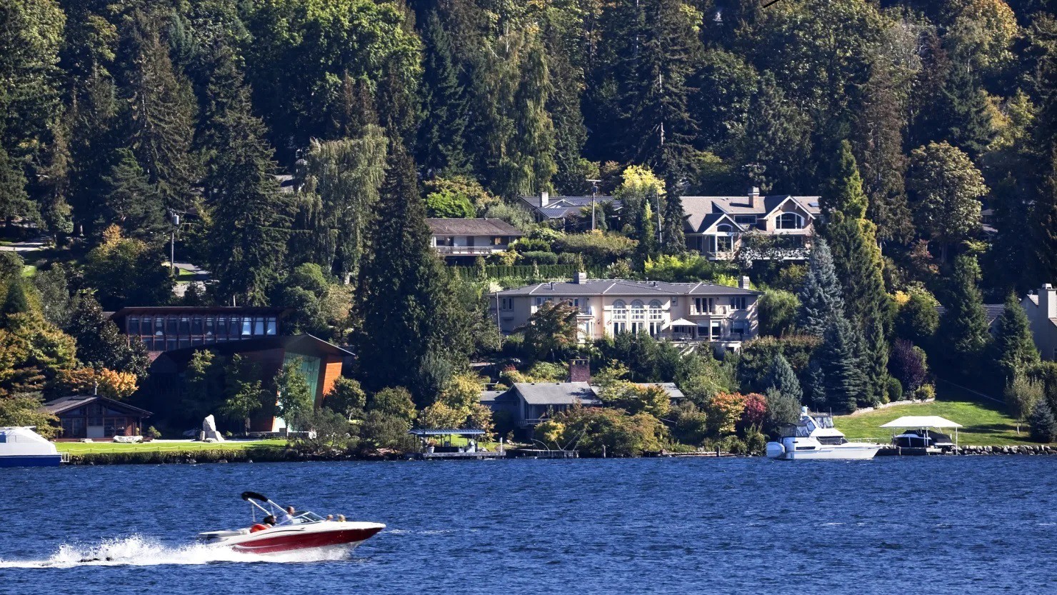 Đảo Mercer, một vùng đất giàu có nằm ngay bên ngoài Seattle.