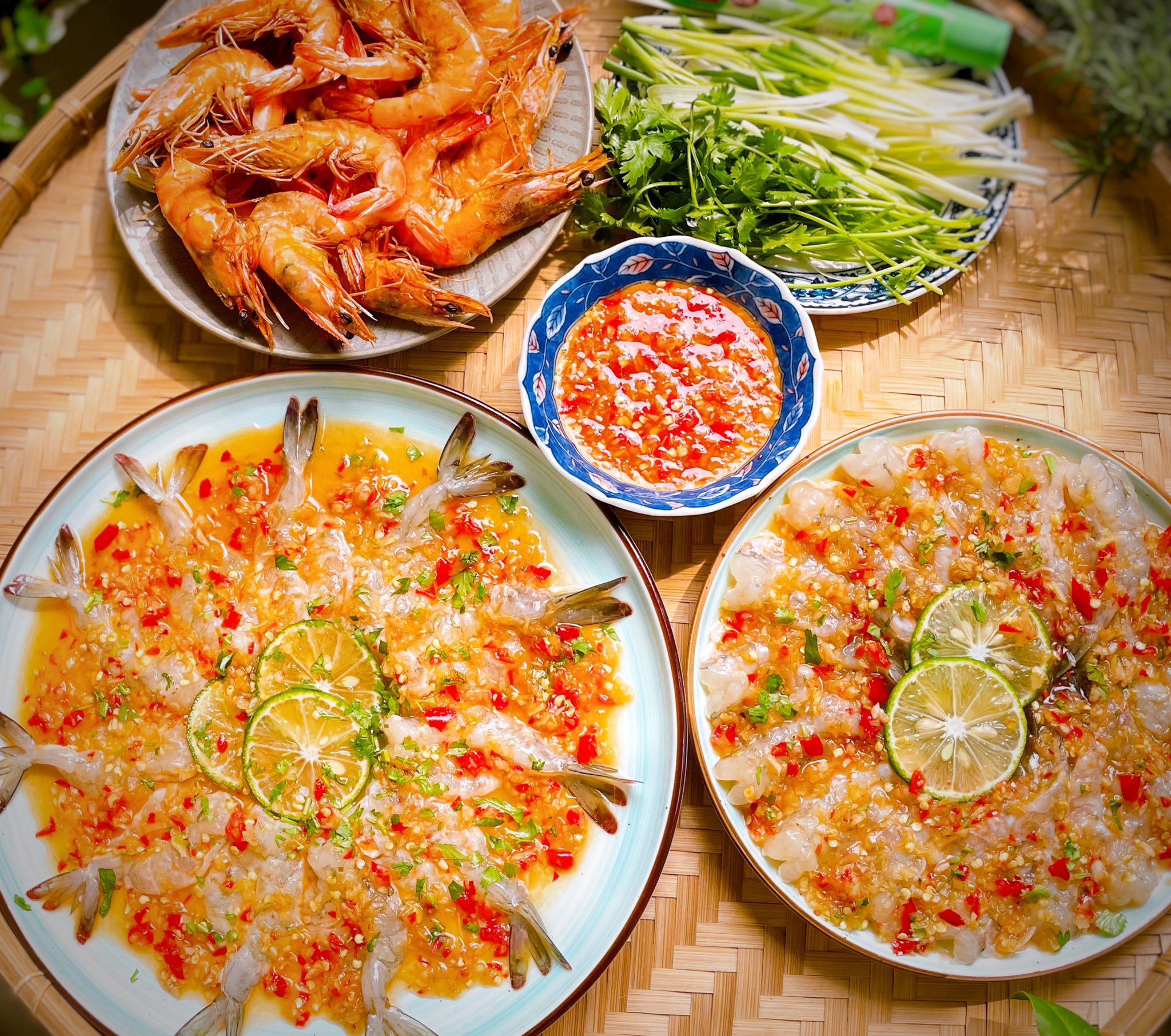 Thành phẩm: xốt cay nồng, chua chua, ngọt ngọt đậm đà quyện trong miếng&nbsp;tôm giòn, tươi cực hấp dẫn.