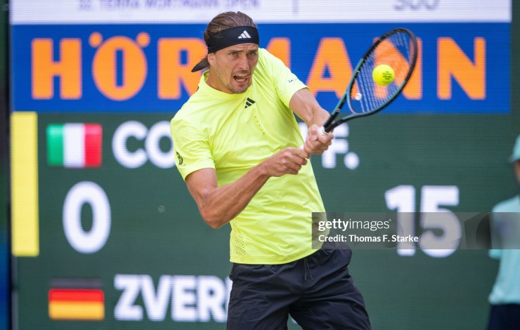 Zverev vào bán kết Halle Open