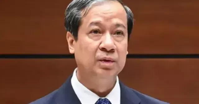 Bộ trưởng Giáo dục phản hồi lo ngại về tuyển sinh ồ ạt