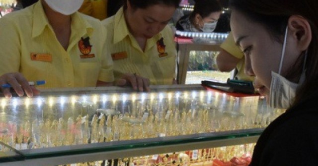 Giá vàng hôm nay, 20-6: Tiếp tục sụt giảm