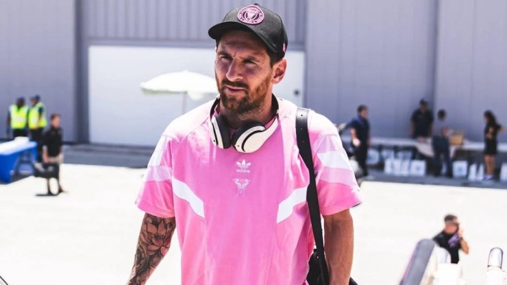 Sau những ngày tháng "xả hơi" tại Argentina, Messi xách vali hội quân cùng Inter Miami tham dự FIFA Club World Cup 2025. Anh cùng đồng đội đã trải qua 2 trận đấu ở sự kiện bóng đá nóng nhất thế giới mùa hè này, trong đó&nbsp;Lionel Messi ghi siêu phẩm sút phạt&nbsp; trong ngày Inter Miami đánh bại Porto 2-1 ở cuộc so tài mới nhất.&nbsp;
