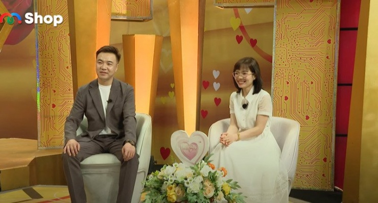 Cặp đôi có cuộc hôn nhân hạnh phúc. Ảnh cắt từ clip Vợ chồng son