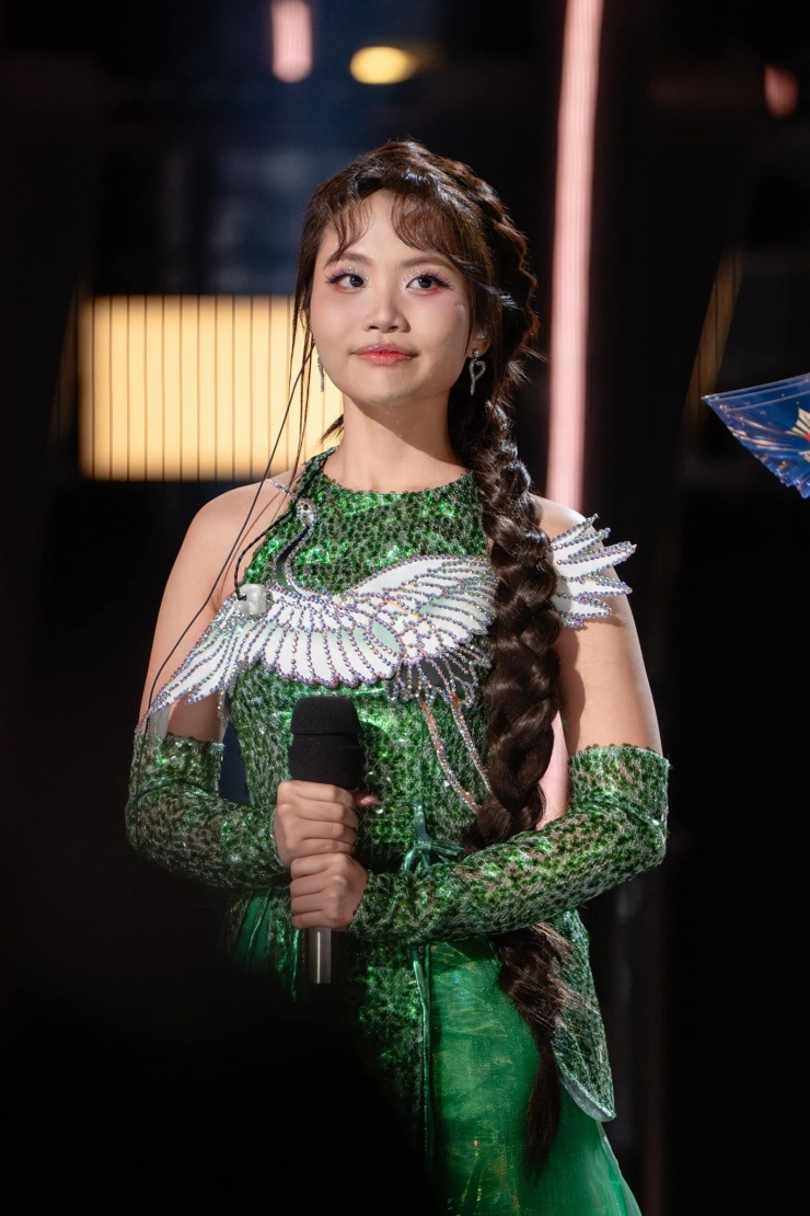 Phương Mỹ Chi được đánh giá là 1 trong những thí sinh nổi bật, tài năng ở show âm nhạc hàng đầu Trung Quốc
