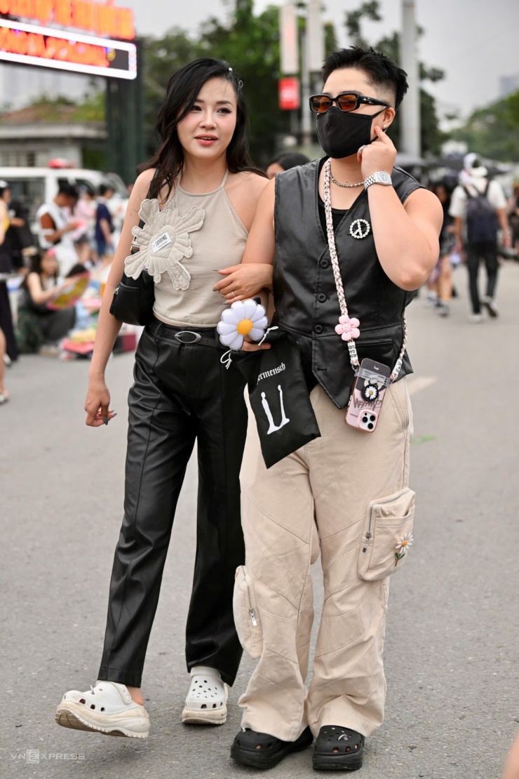 Fan Việt diện mốt 'bà thím' xem concert G-Dragon - 8
