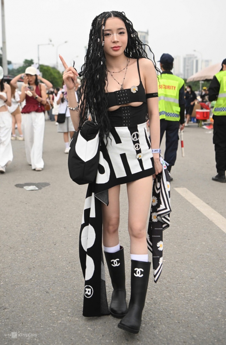 Fan Việt diện mốt 'bà thím' xem concert G-Dragon - 9