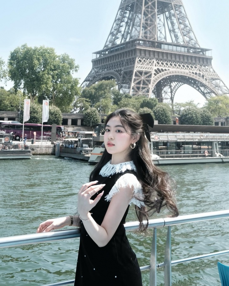 Lọ Lem như tiểu thư quý tộc ở Paris với set đồ hơn 200 triệu đồng - 2