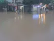 Nhiều tuyến đường ở TP Thái Nguyên chìm trong biển nước sau cơn mưa lớn
