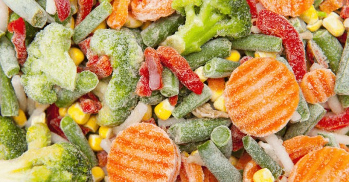 Rau củ không cần rã đông mà nấu luôn. Ảnh: Dailymeal