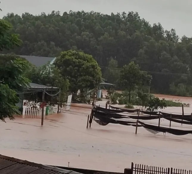 Khu vực xã Bá Xuyên, thành phố Sông Công ghi nhận tình trạng ngập lụt nặng.